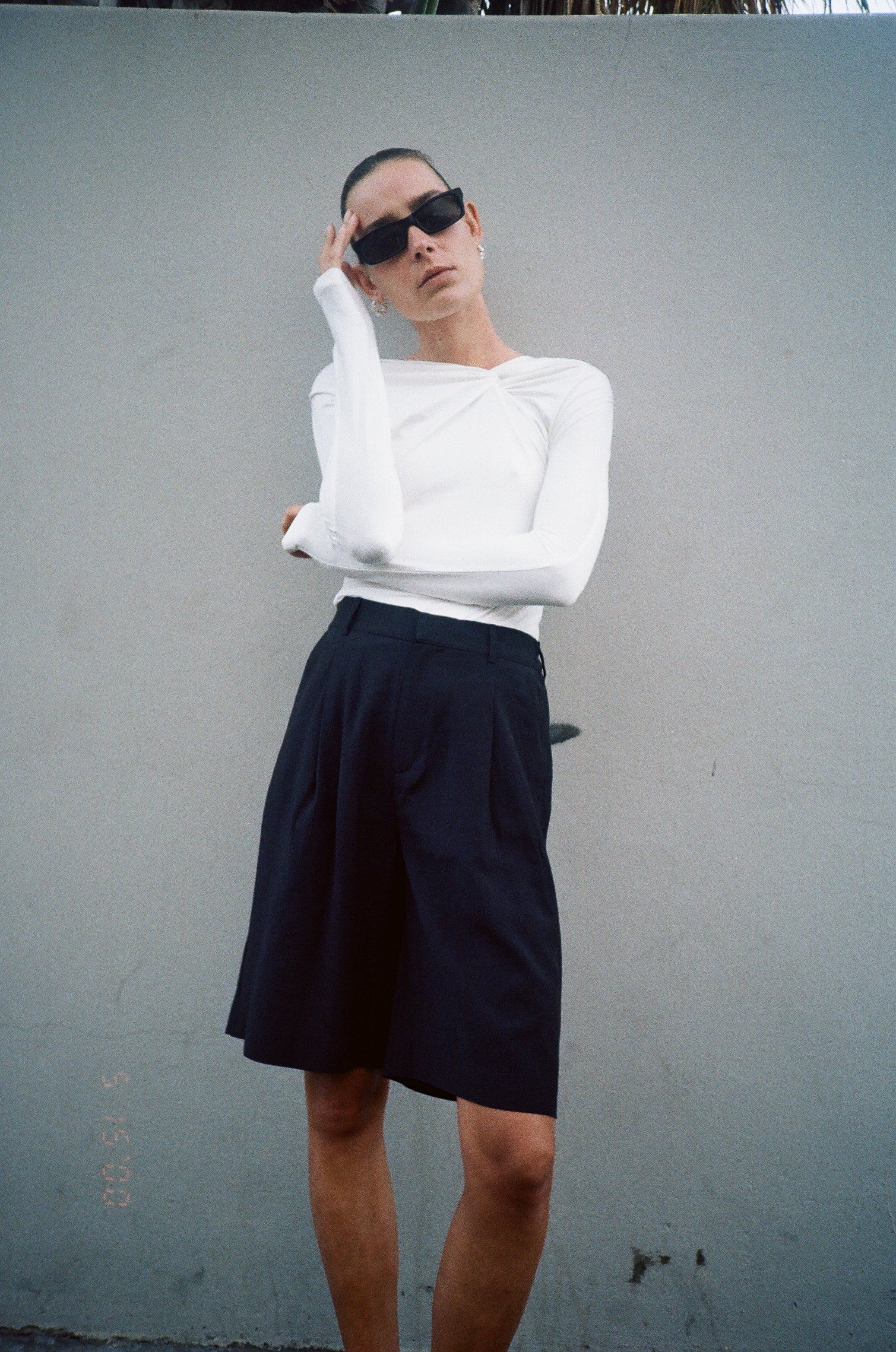 1 BLACK