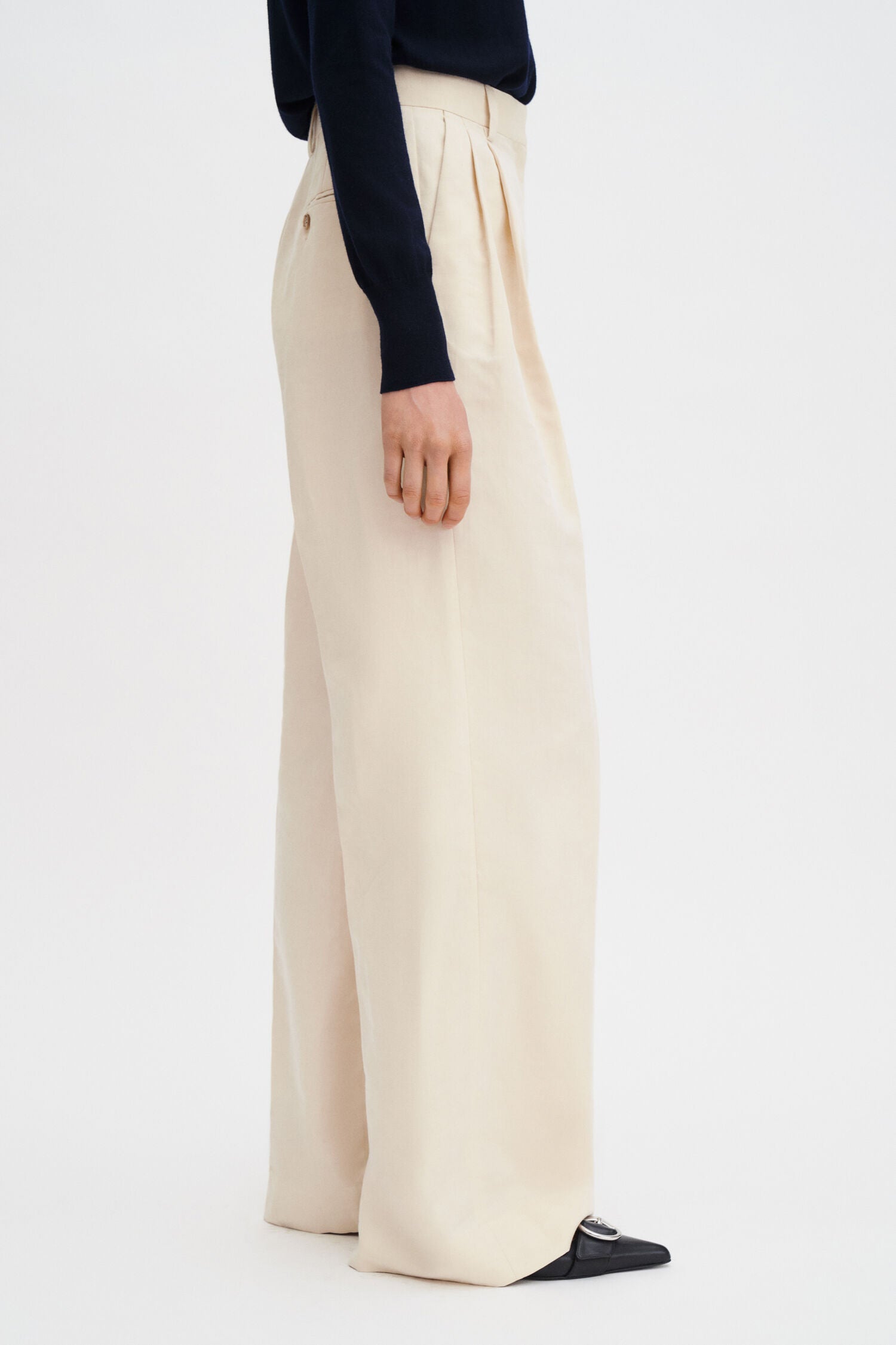 0092 CREAM WHITE