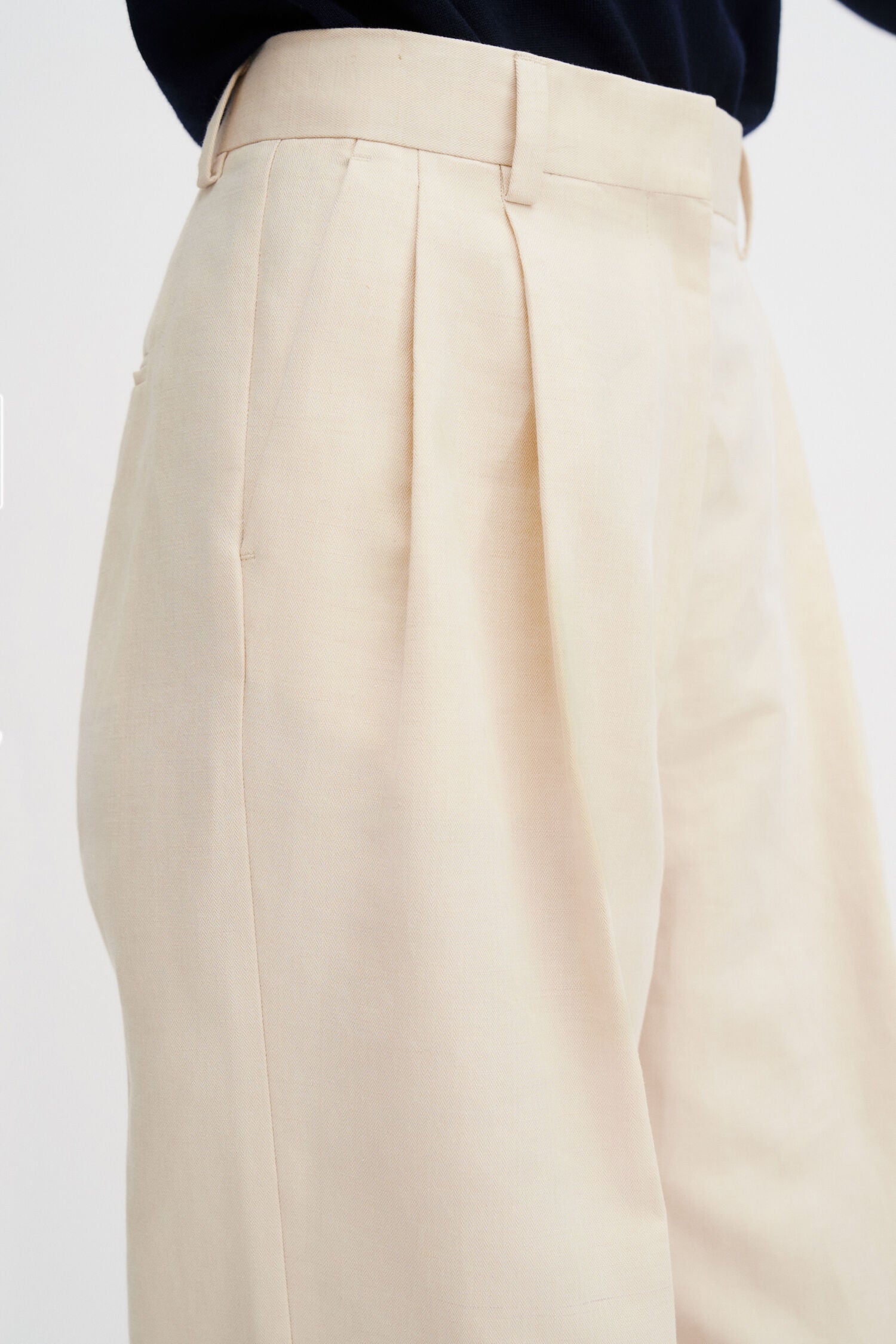 0092 CREAM WHITE