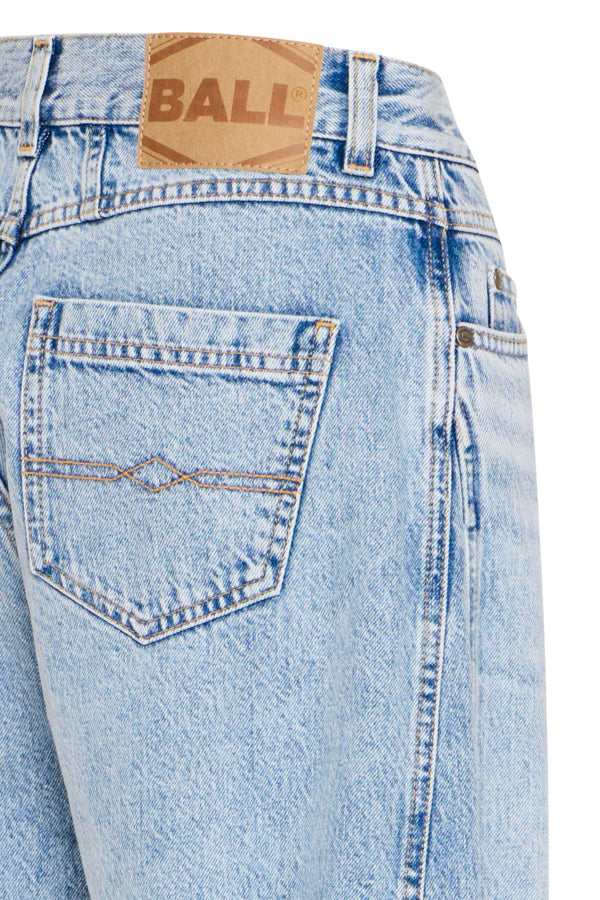 204625 LIGHT BLUE DENIM 32