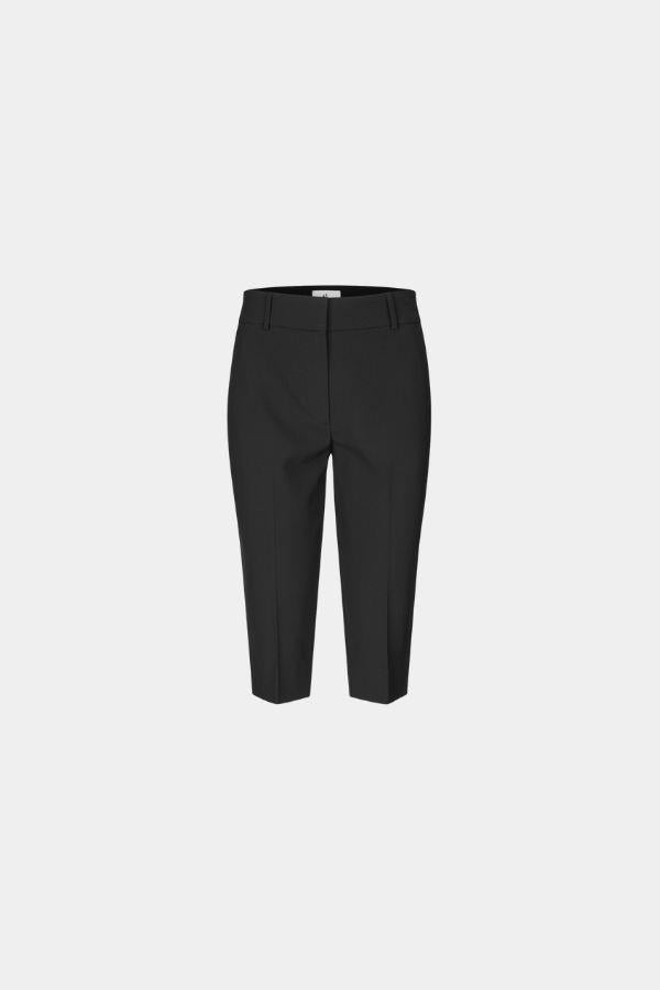 00101 BLACK CAPRI