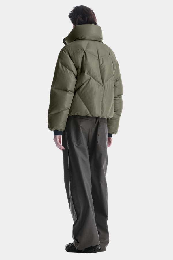 513 - DARK URBAN CHIC