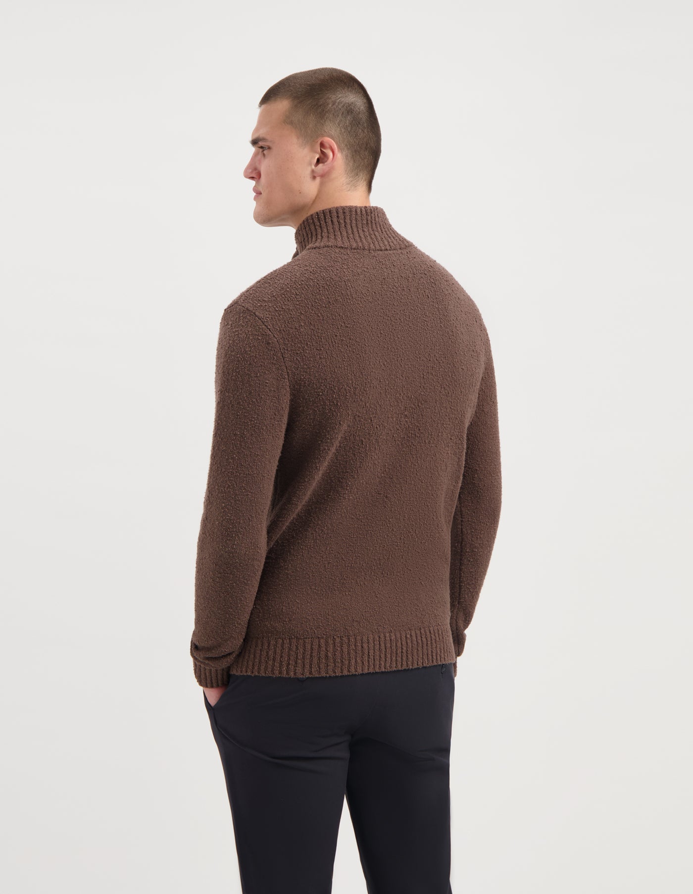 50011 TOASTED ALMOND