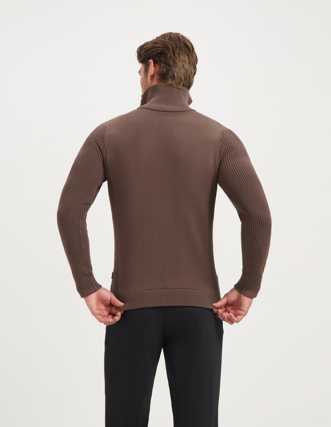 50011 TOASTED ALMOND