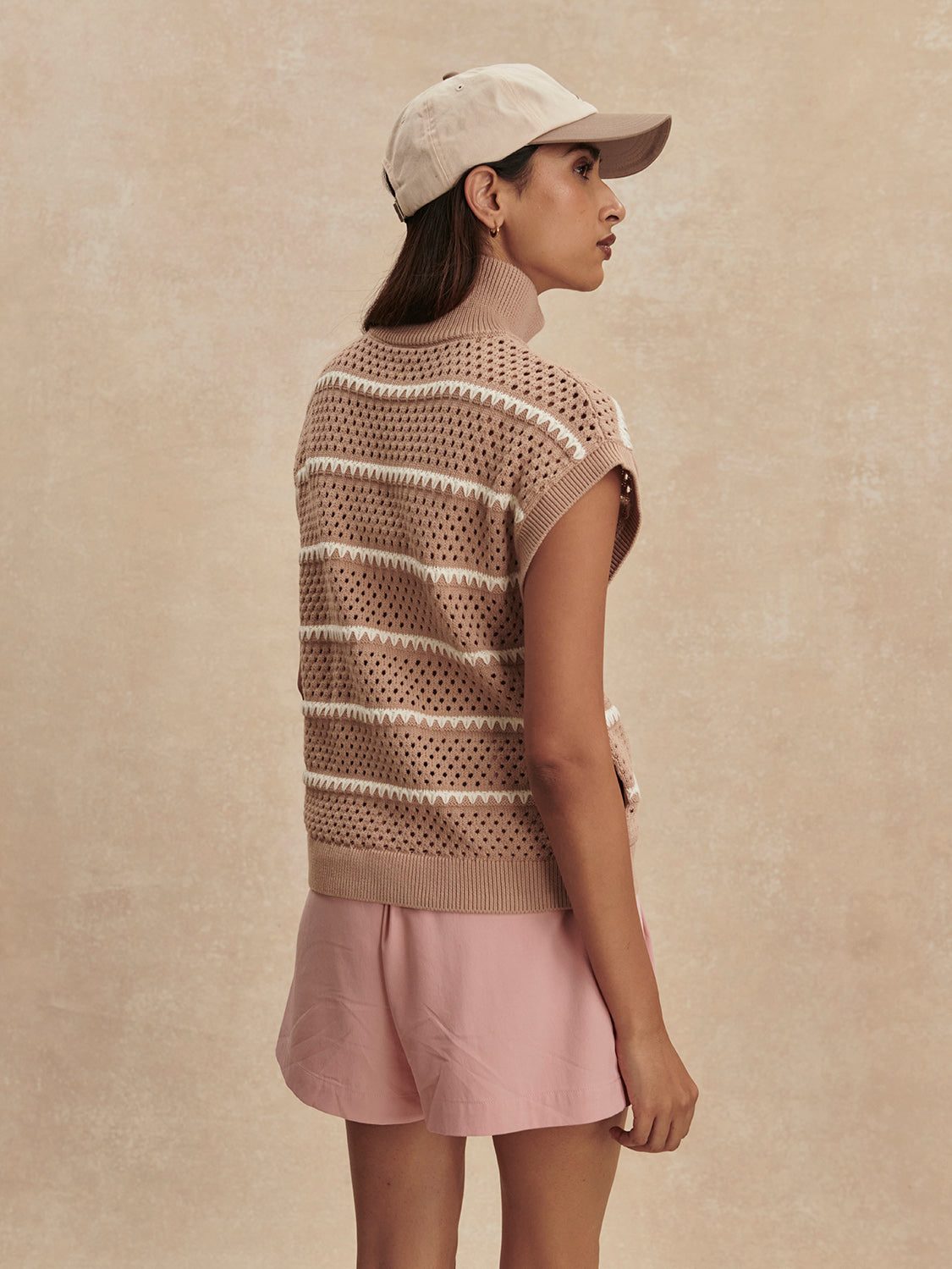 LIGHT TAUPE