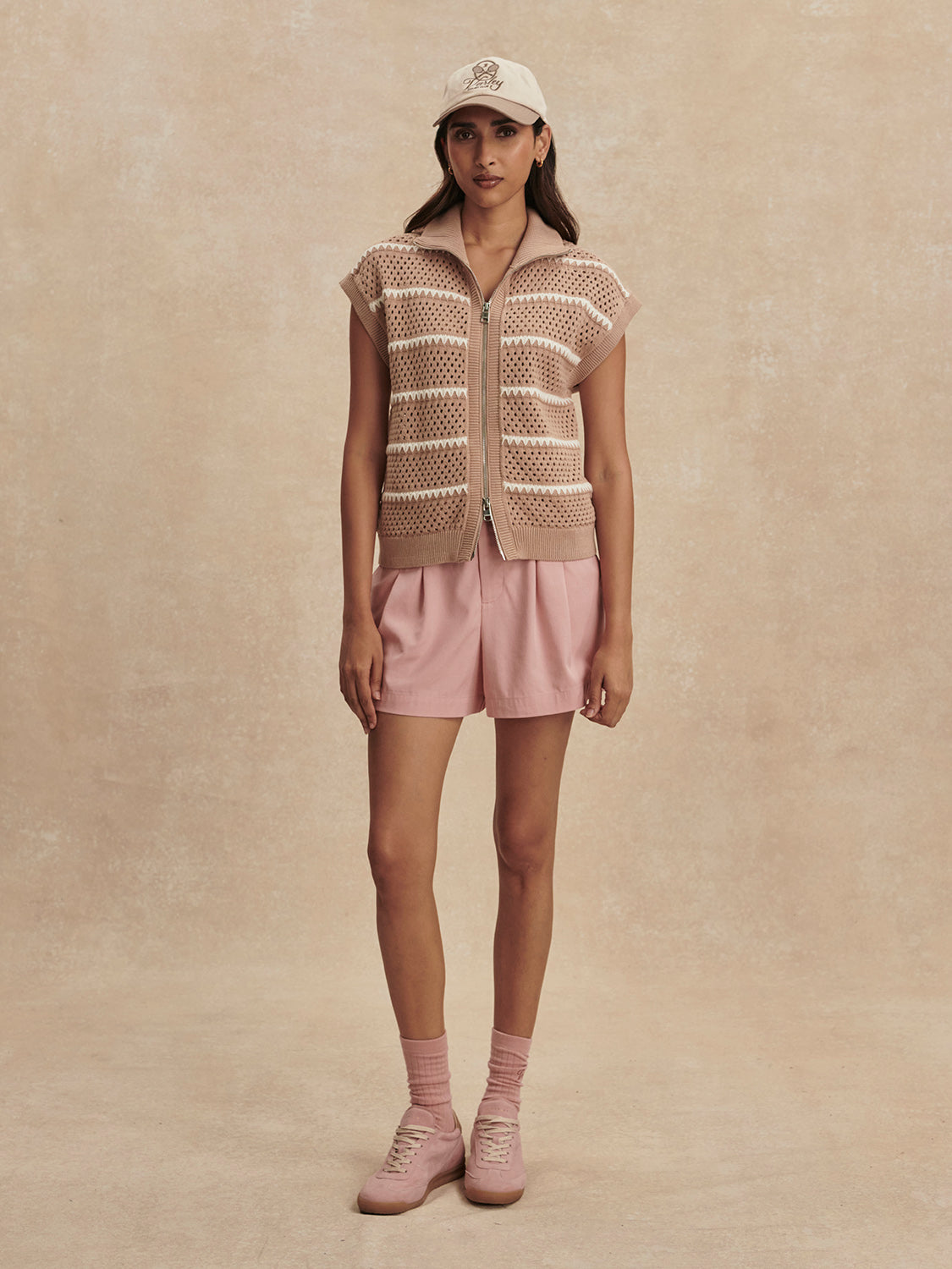 LIGHT TAUPE