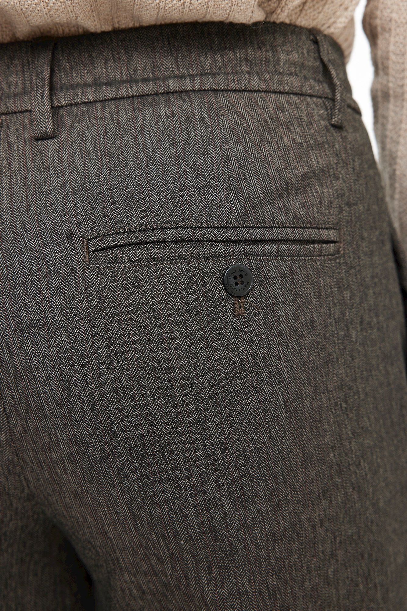 30884 MODEST BROWN HERRINGBONE ''32''