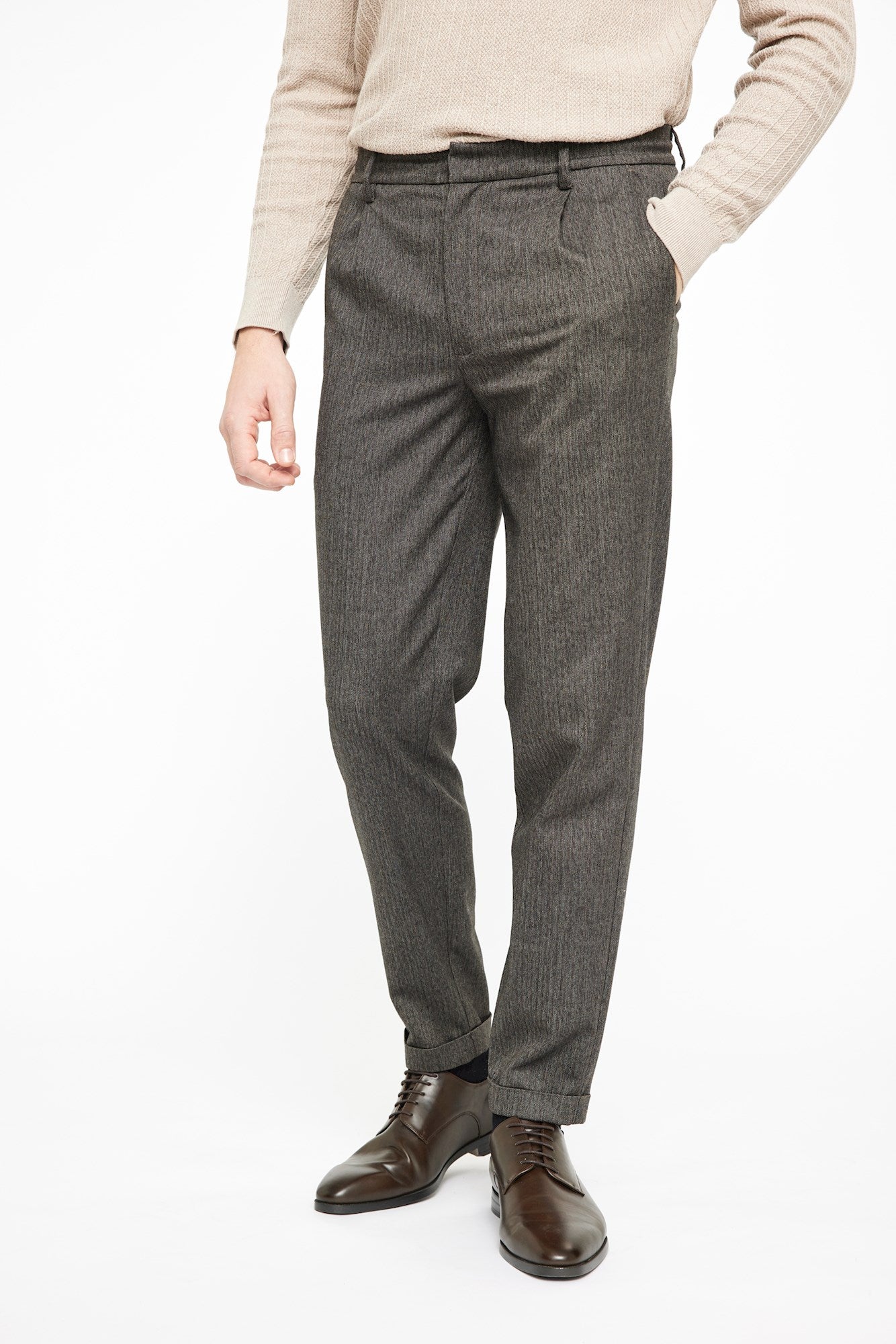 30884 MODEST BROWN HERRINGBONE ''34''