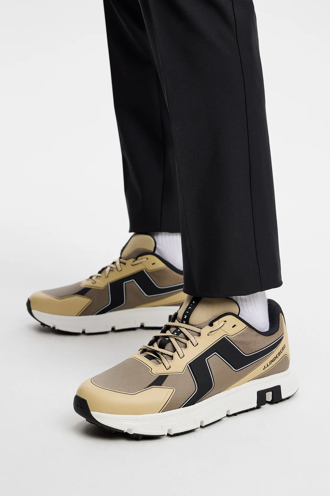 C067 PALE KHAKI