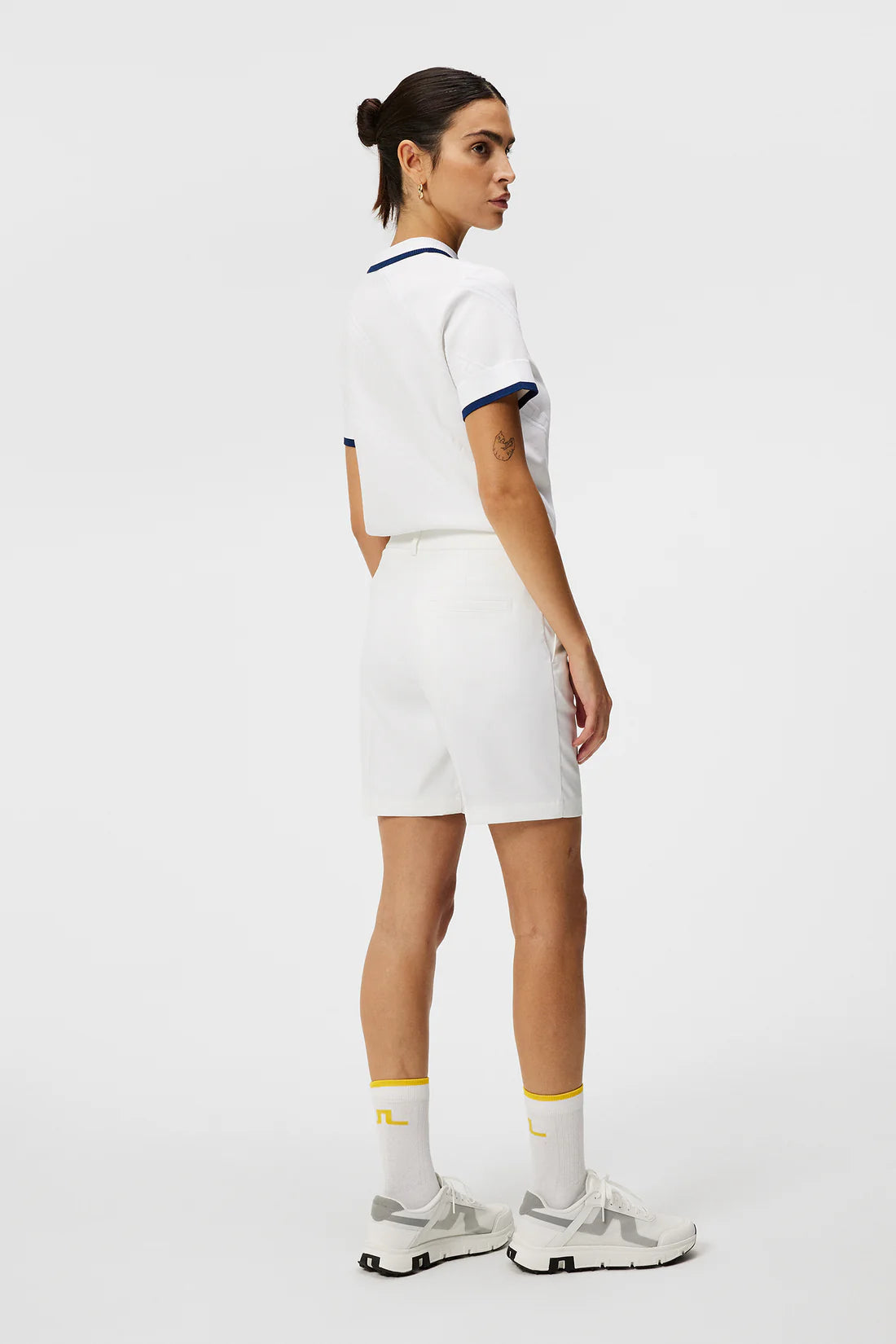 0000 WHITE