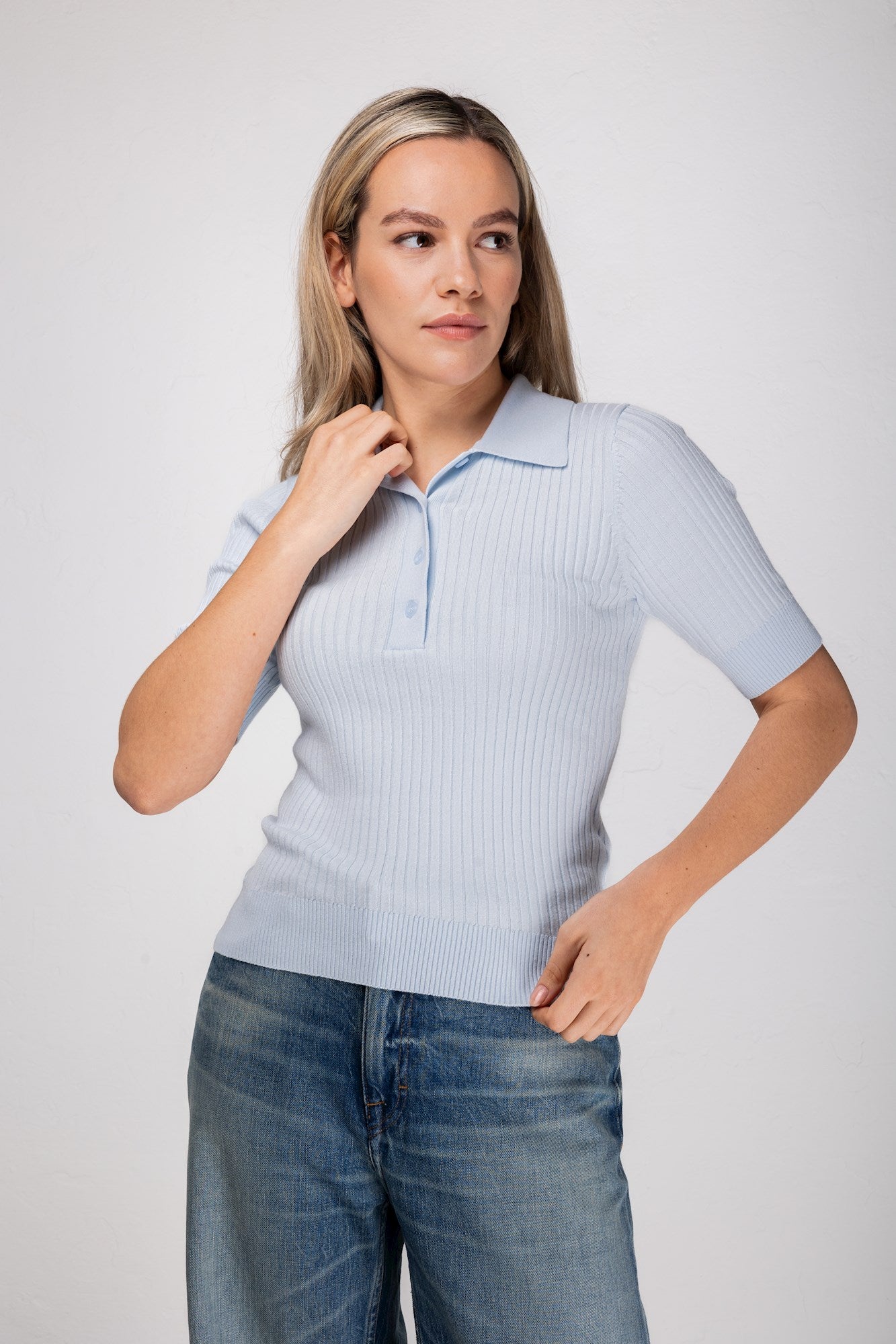 Tops & T-shirts for women by ANTRACITE | Minimum - Elvine