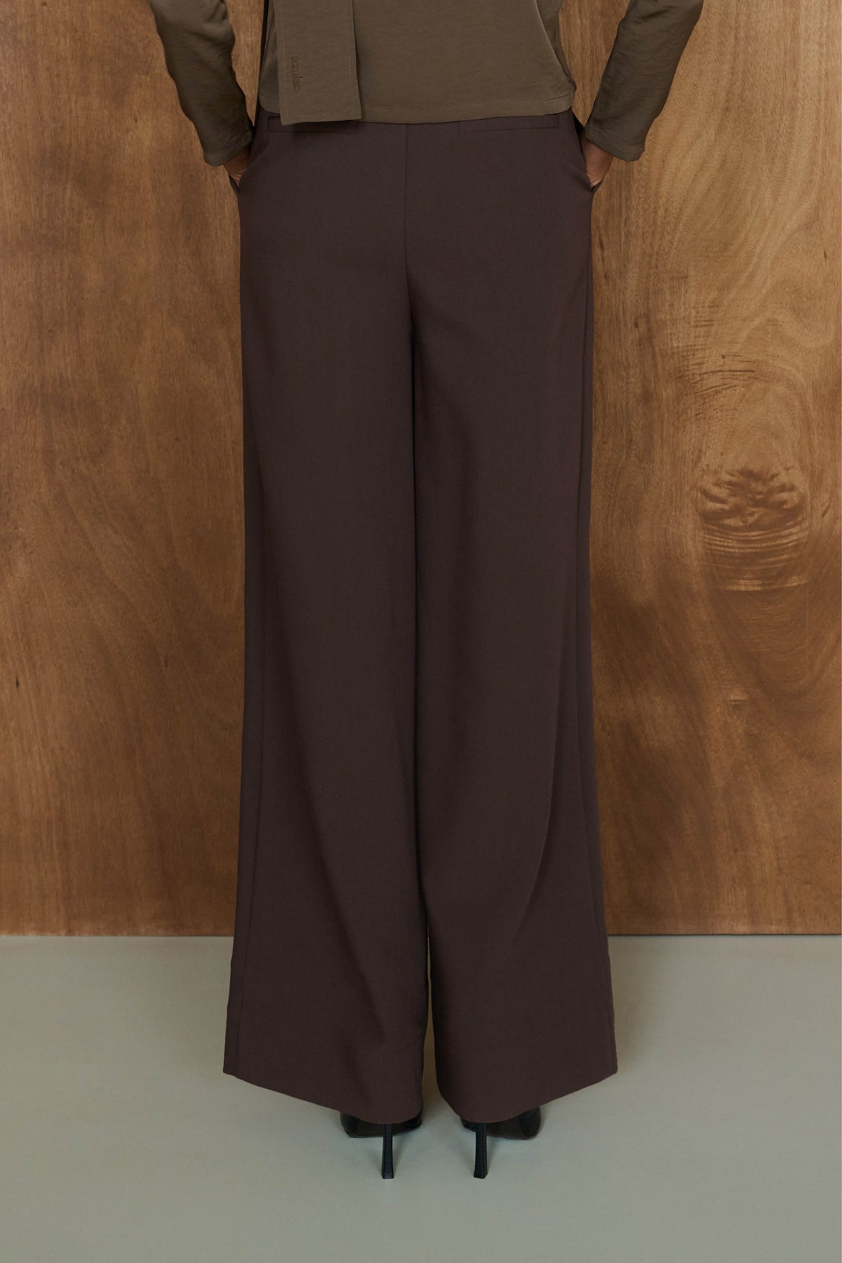 200 BROWN