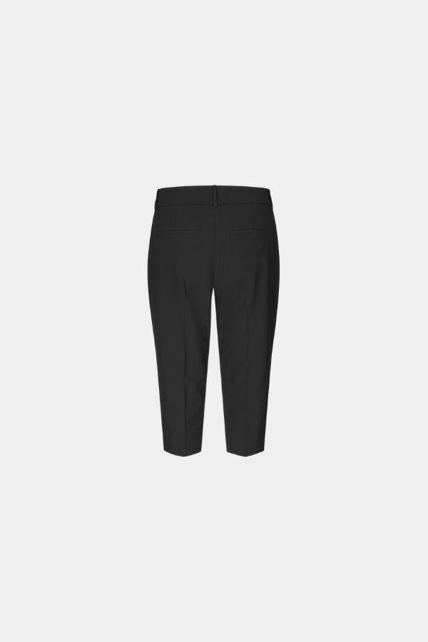 00101 BLACK CAPRI