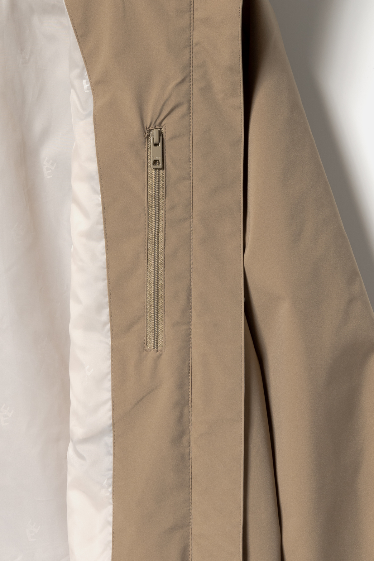 097 BRITISH KHAKI