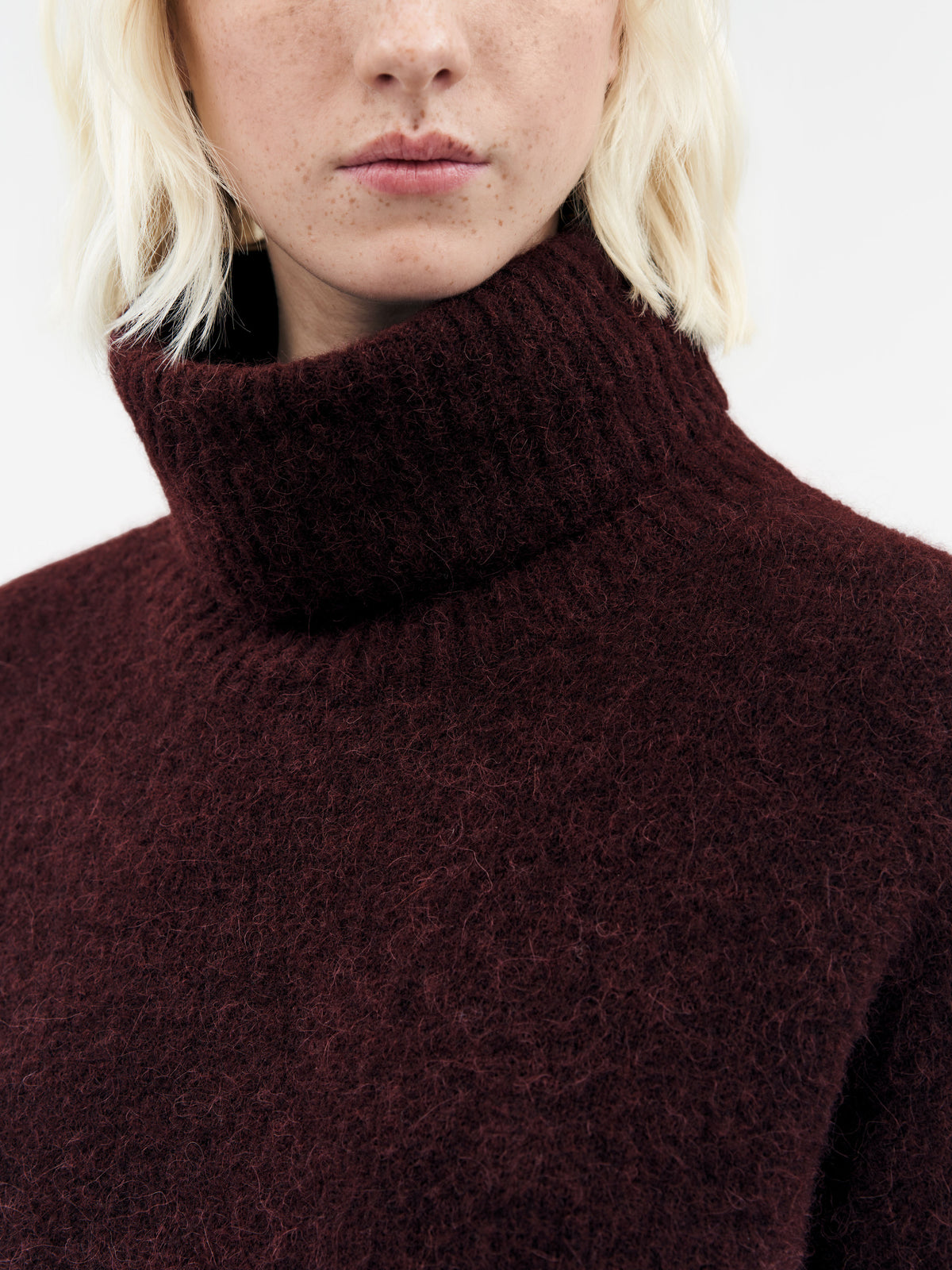 560 BURGUNDY