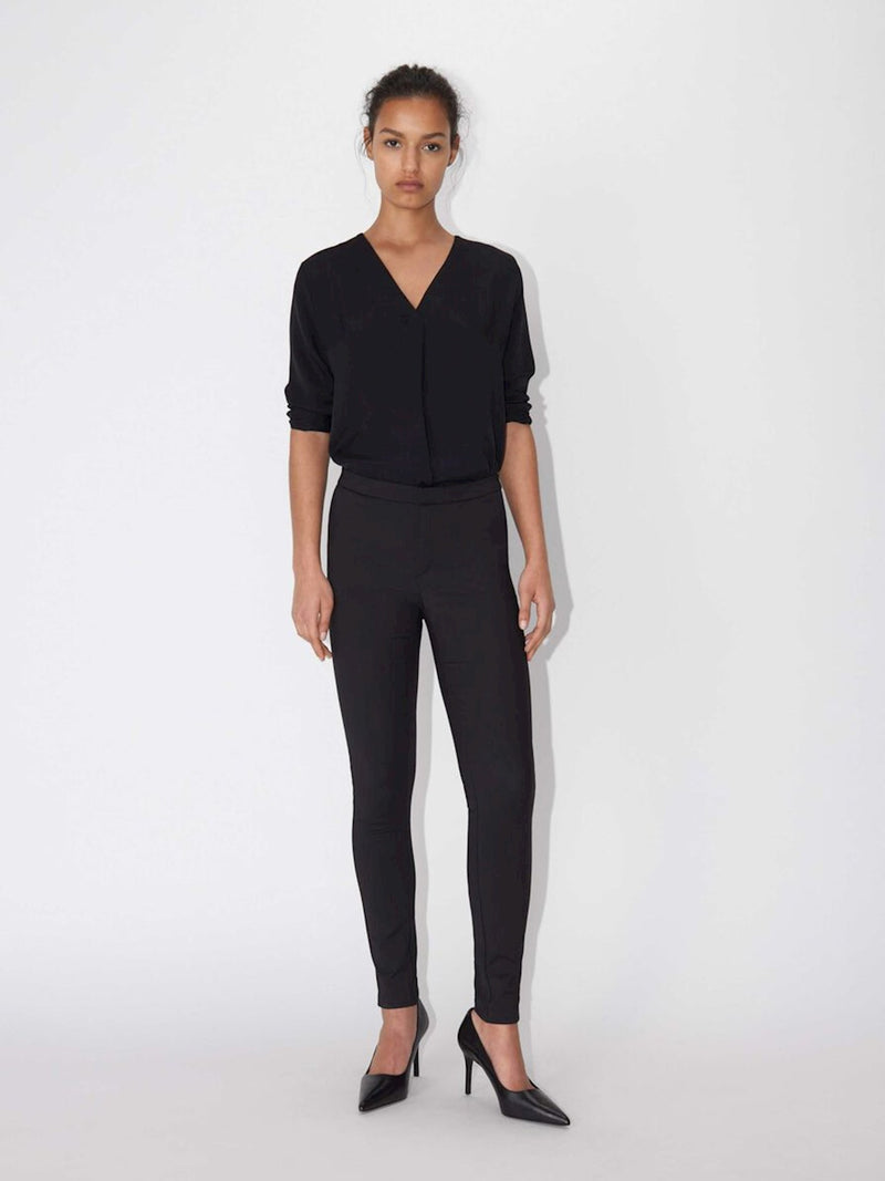050 BLACK